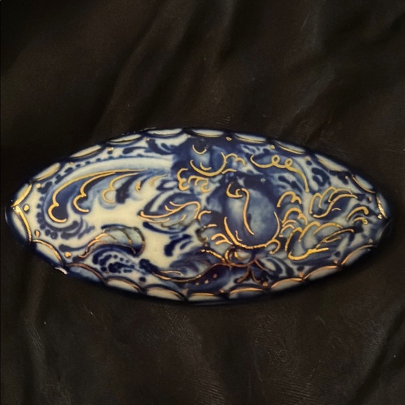 Vintage Russian Hand Painted Porcelain Brooch - Picture 1 of 7